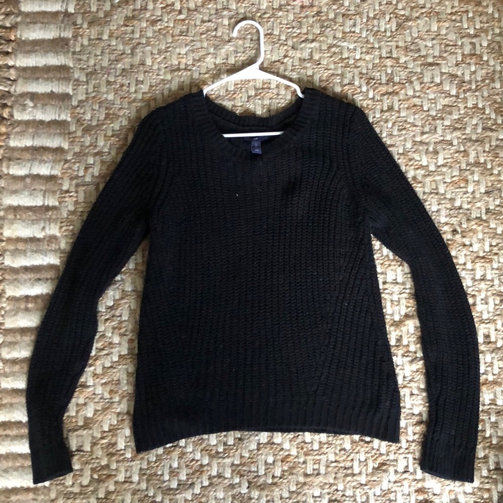 Gap sweater
